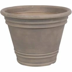 Sunnydaze Decor Franklin 20 in. Outdoor Flower Pot Planter in Beige