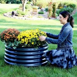 Sunnydaze Decor Sunnydaze 36 in. (91.44 cm) Round Galvalume Steel Raised Garden Bed - Dark Gray -Sunnydaze Decor Sales black sunnydaze decor raised planter boxes hst 952 fa 1000