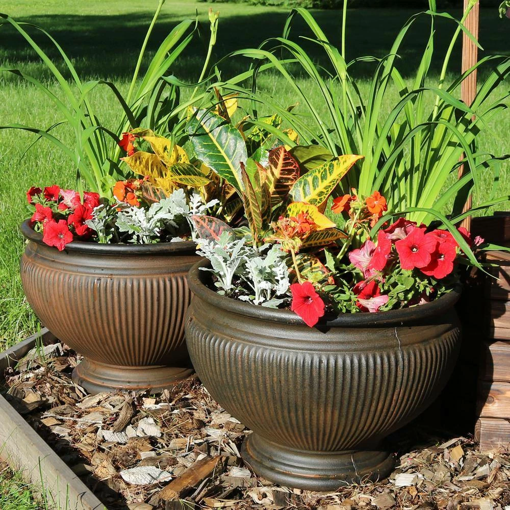 Sunnydaze Decor Elizabeth 16 in. Rust Poly Outdoor Flower Pot Planter (4-Pack) 2 Sunnydaze Decor Elizabeth 16 in. Rust Poly Outdoor Flower Pot Planter (4-Pack) - Image 2