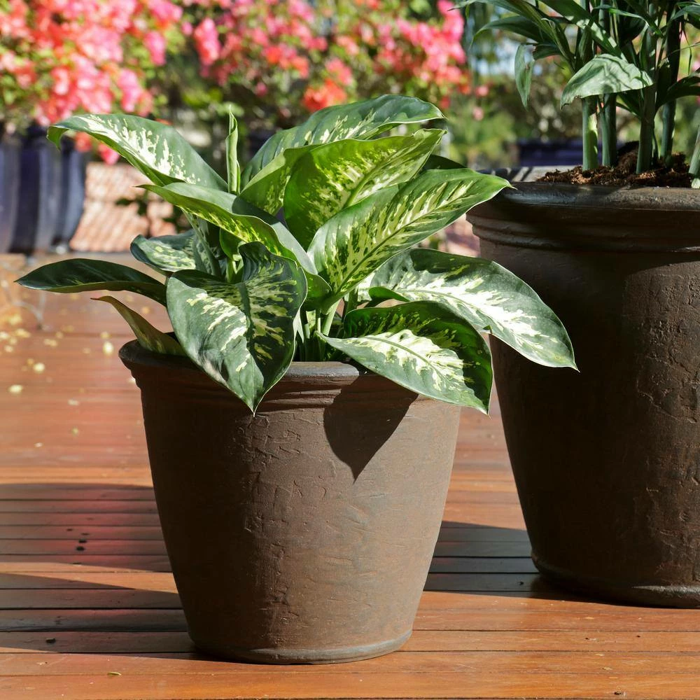 Sunnydaze Decor 16 in. Rust Anjelica Poly Flower Pot Planter (2-Pack) 2 Sunnydaze Decor 16 in. Rust Anjelica Poly Flower Pot Planter (2-Pack) - Image 2